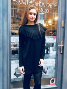 sweter uszyty ze slowfashioncafe